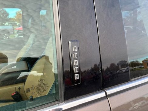 Used 2021 Ford F150 Lariat w/ Equipment Group 502A High image 12