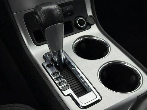 Used 2011 GMC Acadia SLE image 27