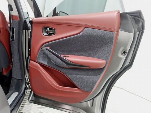 Used 2021 Aston Martin DBX image 43