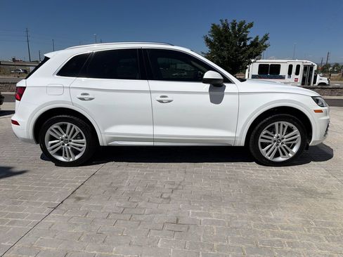 Used 2019 Audi Q5 2.0T Premium Plus w/ Premium Plus Package AWD/4WD image 6