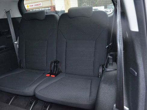 Used 2019 Kia Sorento LX image 9