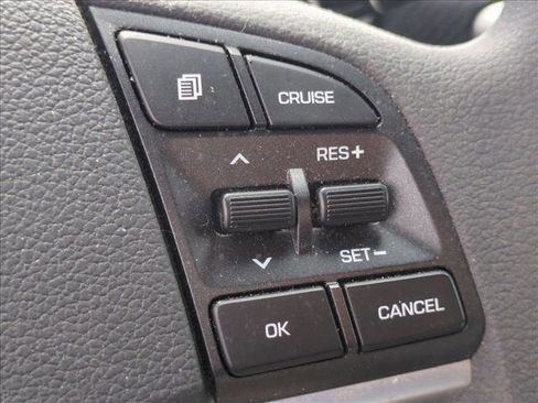 Used 2020 Hyundai Tucson SE image 16