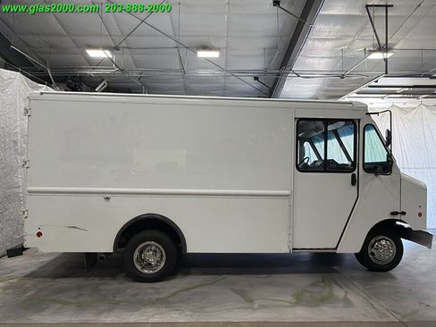 Used 2014 Ford E-350 and Econoline 350 Super Duty w/ A/C Prep Package RWD image 14