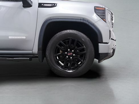 Used 2024 GMC Sierra 1500 Elevation w/ Elevation Premium Package AWD/4WD image 7