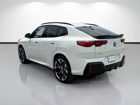 New 2026 BMW X2 xDrive28i w/ Technology Package AWD/4WD image 5