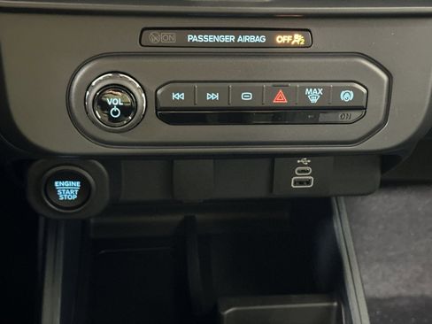 New 2025 Ford Maverick Lobo image 27