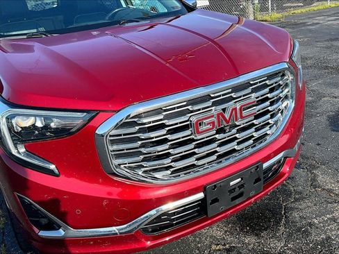 Used 2020 GMC Terrain Denali w/ GMC Pro Grade Package AWD/4WD image 3