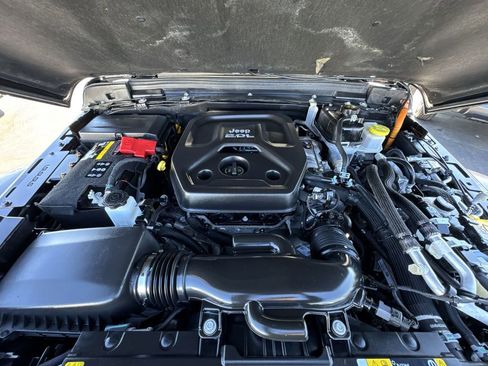 Used 2023 Jeep Wrangler Unlimited Sahara w/ Cold Weather Group image 26