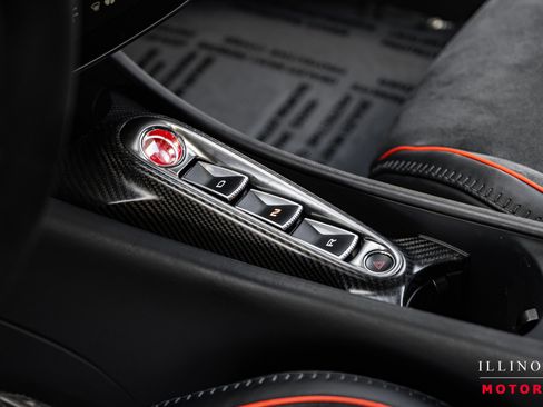 Used 2023 McLaren Artura image 23