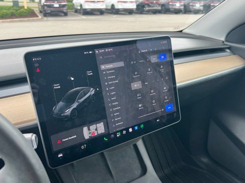 Used 2021 Tesla Model Y Long Range AWD/4WD image 11
