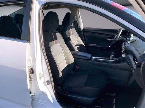 Certified 2025 Nissan Sentra SR image 27