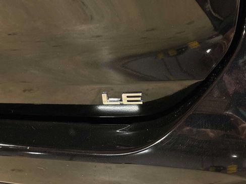 Used 2024 Toyota Highlander LE FWD image 27
