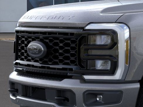 New 2026 Ford F250 Lariat w/ Black Appearance Package image 17