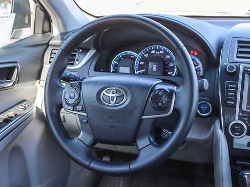 Used 2014 Toyota Camry XLE image 14