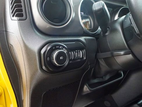 Used 2021 Jeep Wrangler Sport AWD/4WD image 15