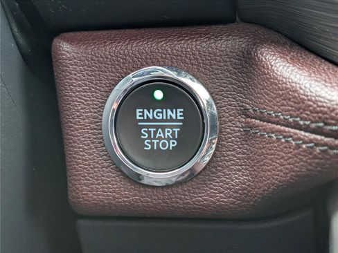 Used 2022 Ford Expedition Max Limited image 31