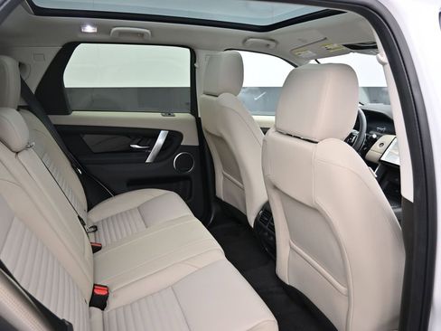 Used 2025 Land Rover Discovery Sport S image 12