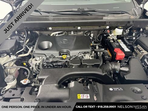 Used 2020 Toyota RAV4 XLE FWD image 27