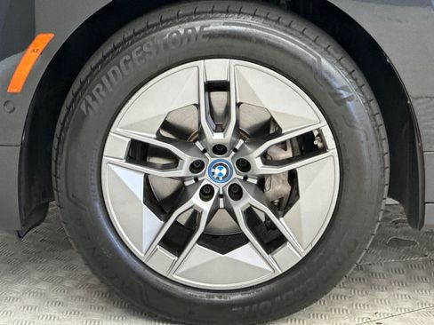 Used 2023 BMW iX xDrive50 AWD/4WD image 13