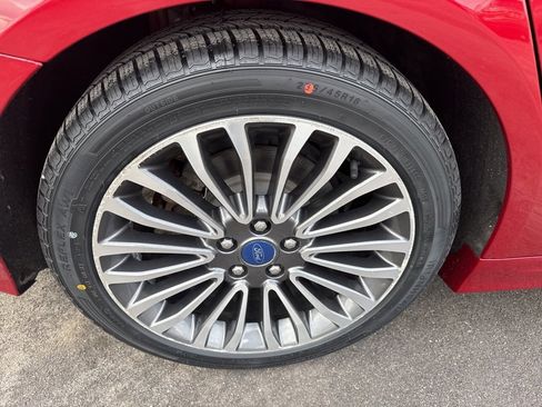 Used 2017 Ford Fusion Platinum image 32