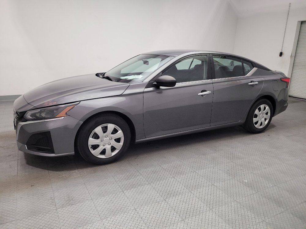 Used 2025 Nissan Altima 2.5 S FWD image 2