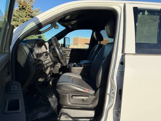 Used 2022 RAM 3500 Tradesman w/ Chrome Appearance Group AWD/4WD image 10