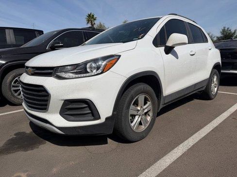Used 2022 Chevrolet Trax LT w/ Driver Confidence Package image 5