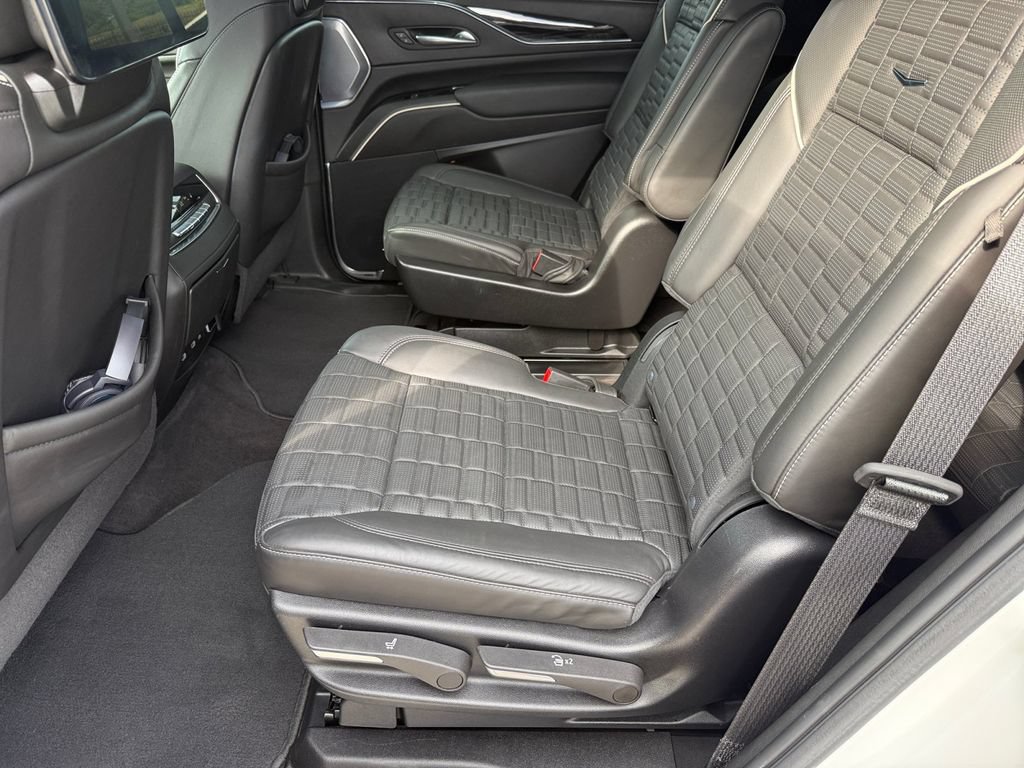 Used 2024 Cadillac Escalade V AWD/4WD image 11