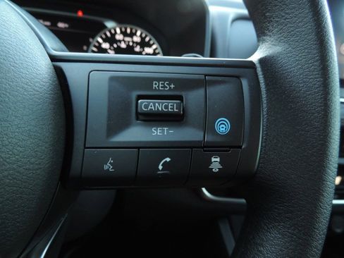 Certified 2024 Nissan Rogue SV image 27