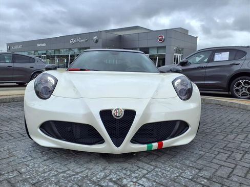 Used 2015 Alfa Romeo 4C Coupe w/ Leather Interior Group image 4