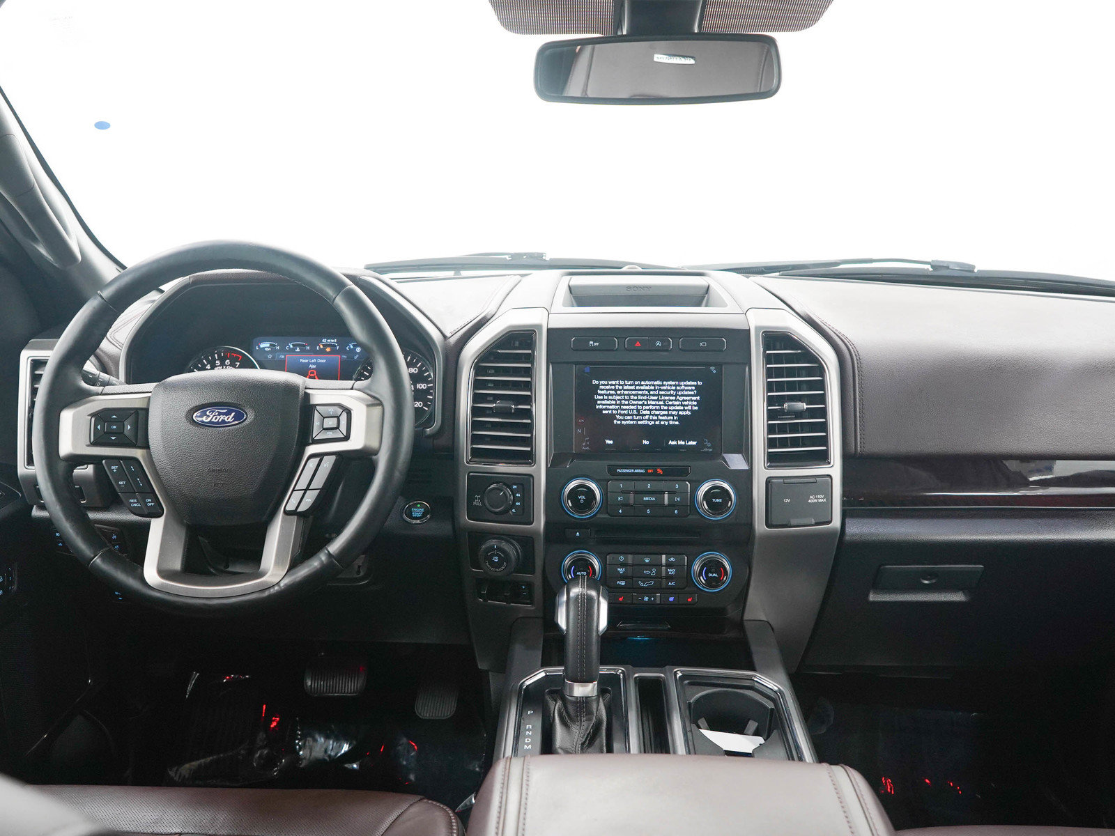 Used 2017 Ford F150 Platinum w/ Equipment Group 701A Luxury AWD/4WD image 16