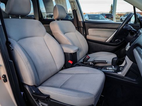 Used 2018 Subaru Forester 2.5i Premium w/ All-Weather Package image 11