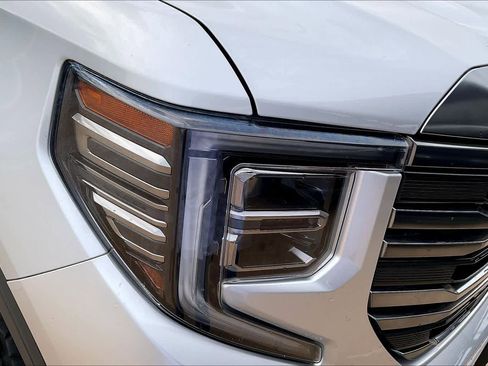 Used 2022 GMC Sierra 1500 AT4 w/ AT4 Premium Package AWD/4WD image 28