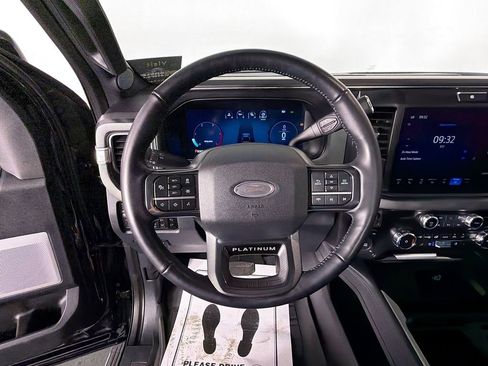 Used 2025 Ford F250 Platinum image 11
