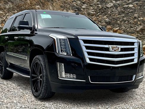 Used 2017 Cadillac Escalade Premium Luxury w/ LPO, Radiant Package image 10