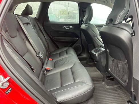 Certified 2023 Volvo XC60 B5 Plus w/ Climate Package image 13