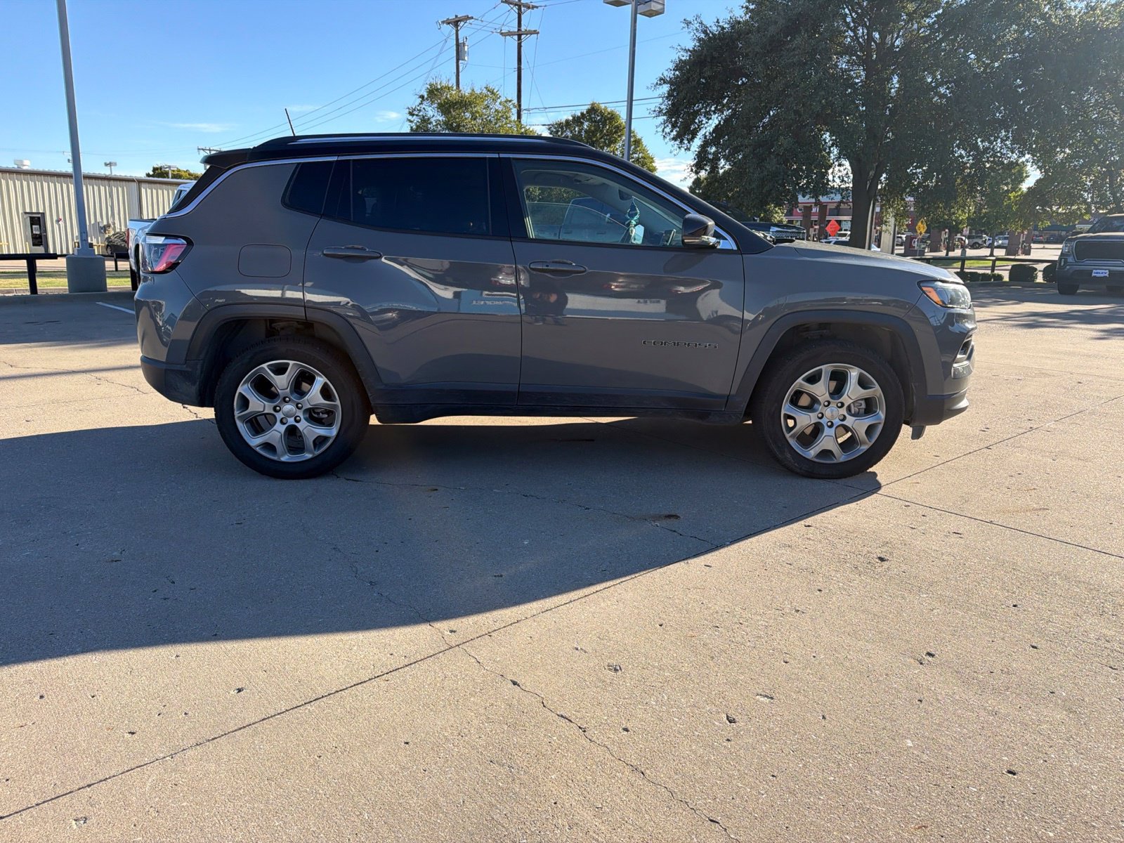Used 2022 Jeep Compass Limited AWD/4WD image 5