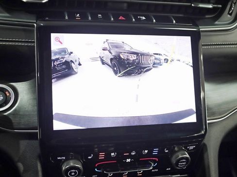 Used 2021 Jeep Grand Cherokee L Overland w/ Luxury Tech Group IV image 19