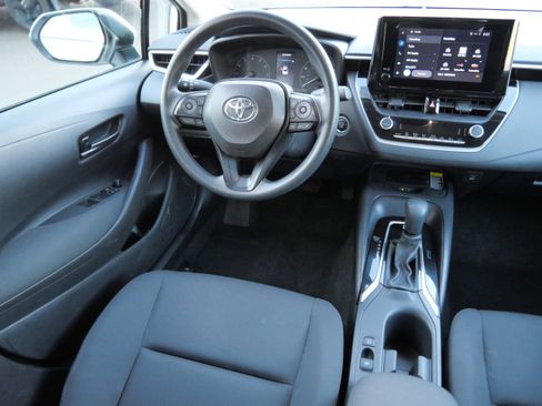 Certified 2025 Toyota Corolla LE image 10