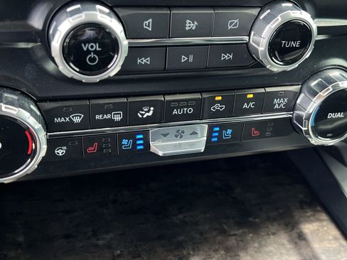 Used 2024 Ford F250 Lariat w/ Lariat Ultimate Package image 25