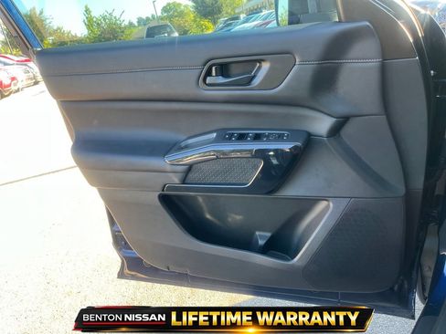 Used 2026 Nissan Pathfinder SV AWD/4WD image 11