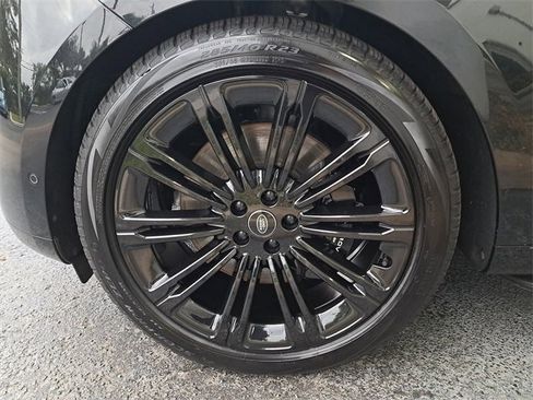 Used 2023 Land Rover Range Rover SE image 4