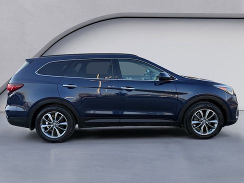 Used 2018 Hyundai Santa Fe SE image 5