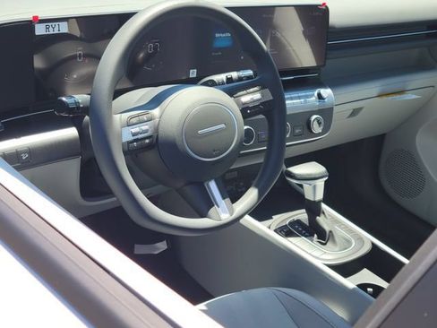 New 2027 Hyundai Kona SE FWD image 5
