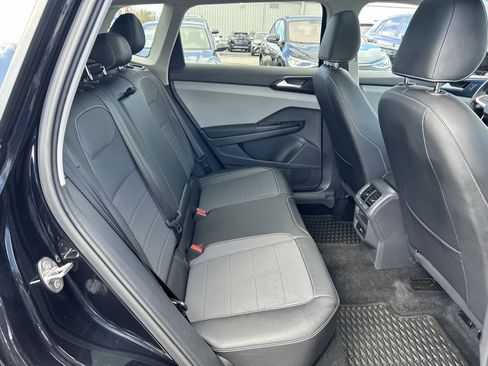 Used 2023 Volkswagen Taos SE w/ Panoramic Sunroof Package image 25