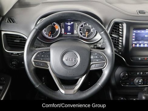 Used 2019 Jeep Cherokee Latitude Plus w/ Comfort/Convenience Group image 7