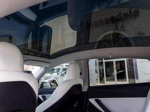 Used 2021 Tesla Model Y Long Range image 26