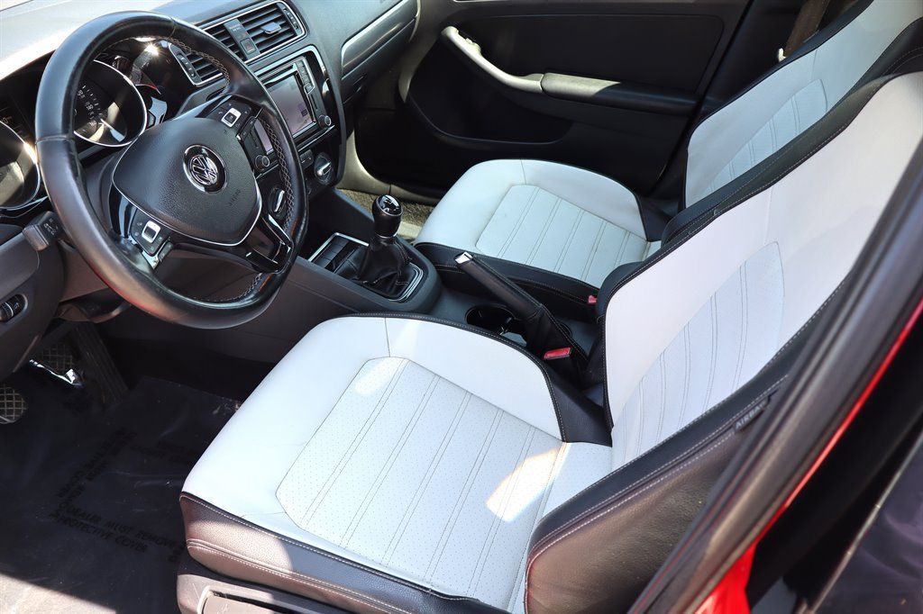 Used 2016 Volkswagen Jetta Sport FWD image 18