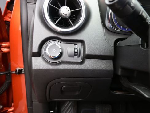 Used 2015 Chevrolet Trax LTZ AWD/4WD image 33