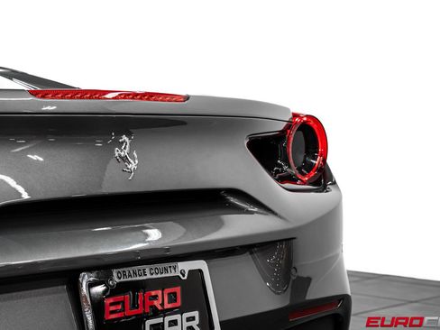 Used 2018 Ferrari 488 GTB RWD image 24